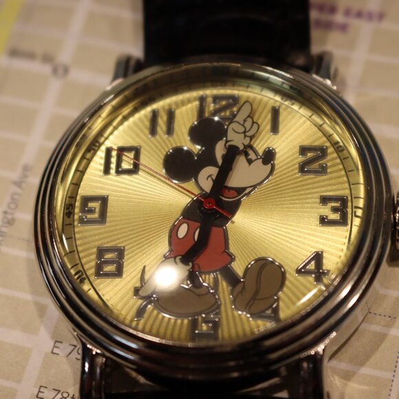 Disney Men's Mickey Mouse Watch - Picture 6 of 6